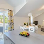 Apartman View