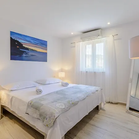 Apartman View Sutivan