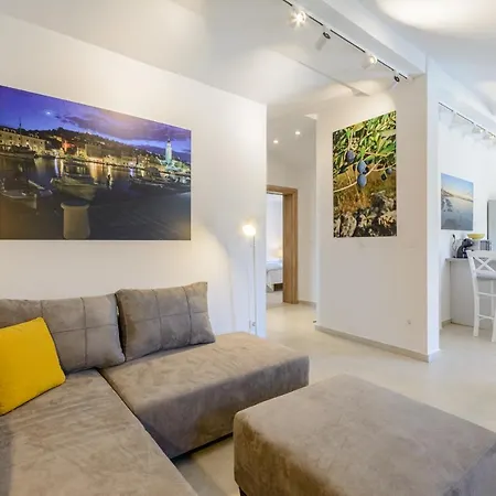 Apartment View Sutivan